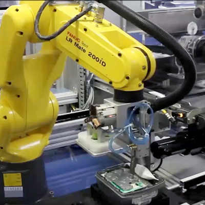 Simplimatic-Automation-Robotic-Dessicant-Insertion-Electronics-Assembly-1